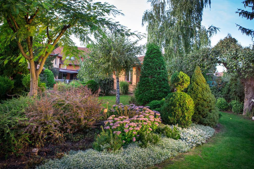Green Park Villa Eger Exterior photo