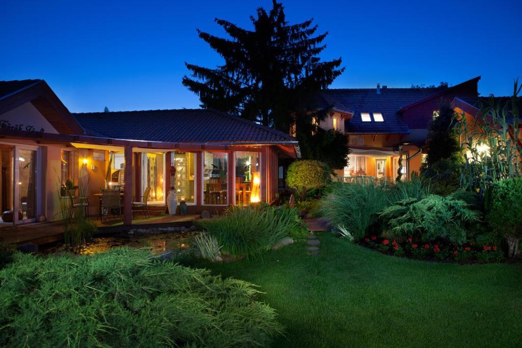Green Park Villa Eger Exterior photo